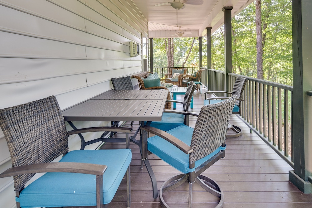 Lake Lure Home w/ Beach Access, Near Chimney Rock! view 2