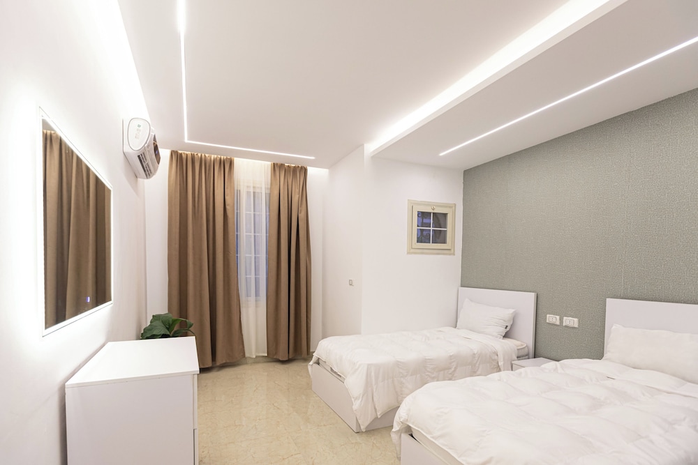 Host Prime Paradise Villa At Rehab City