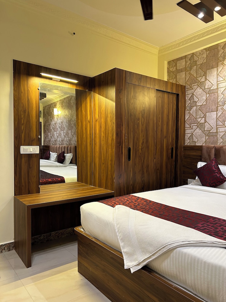 hotel boss palace