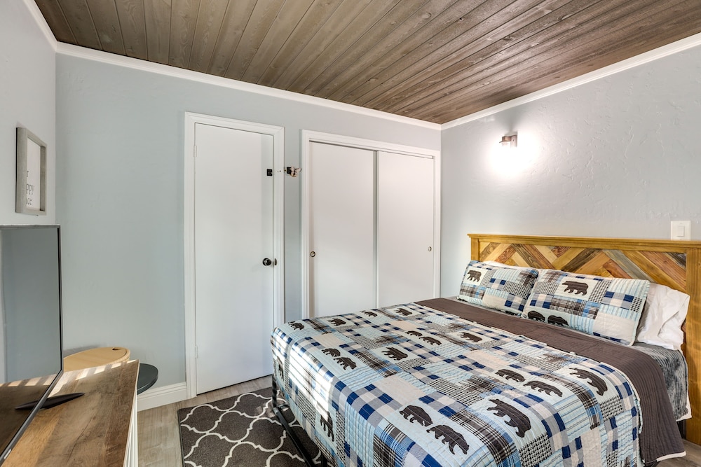 Sugarloaf Cabin w/ Fireplace Near Big Bear Lake - Property Image 25