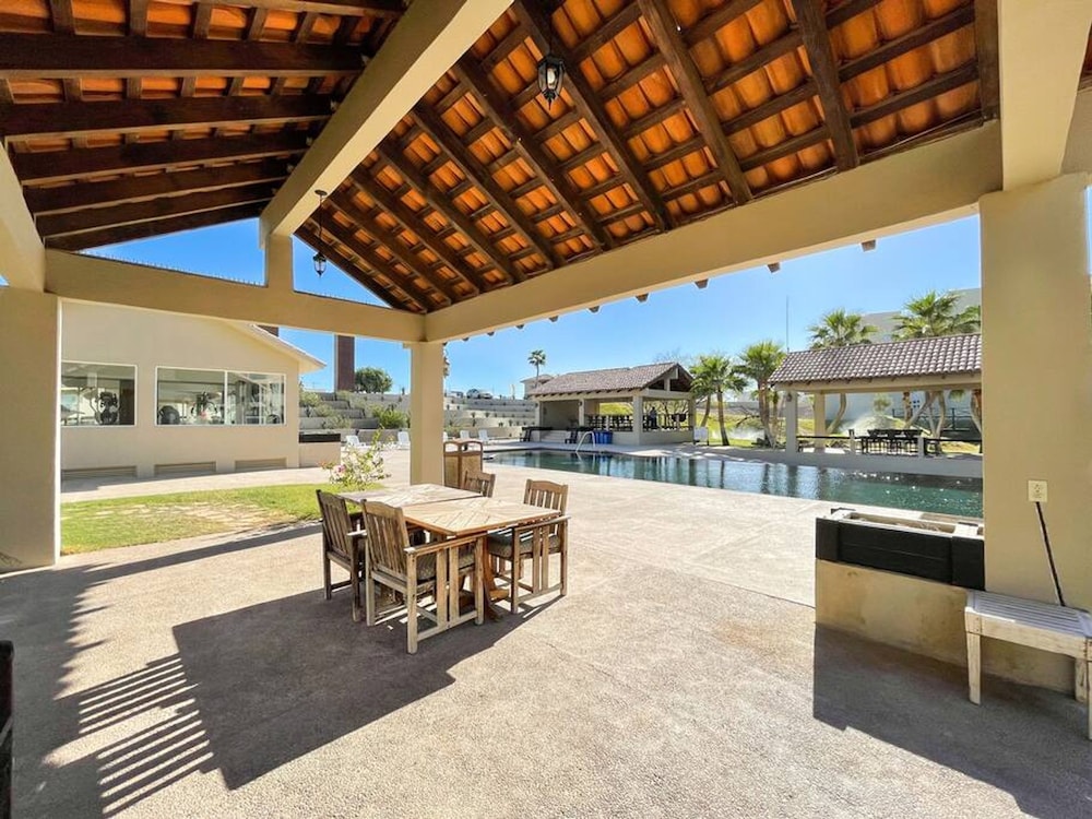 Glamorous Fully Equipped Condo With Amazing Sunset