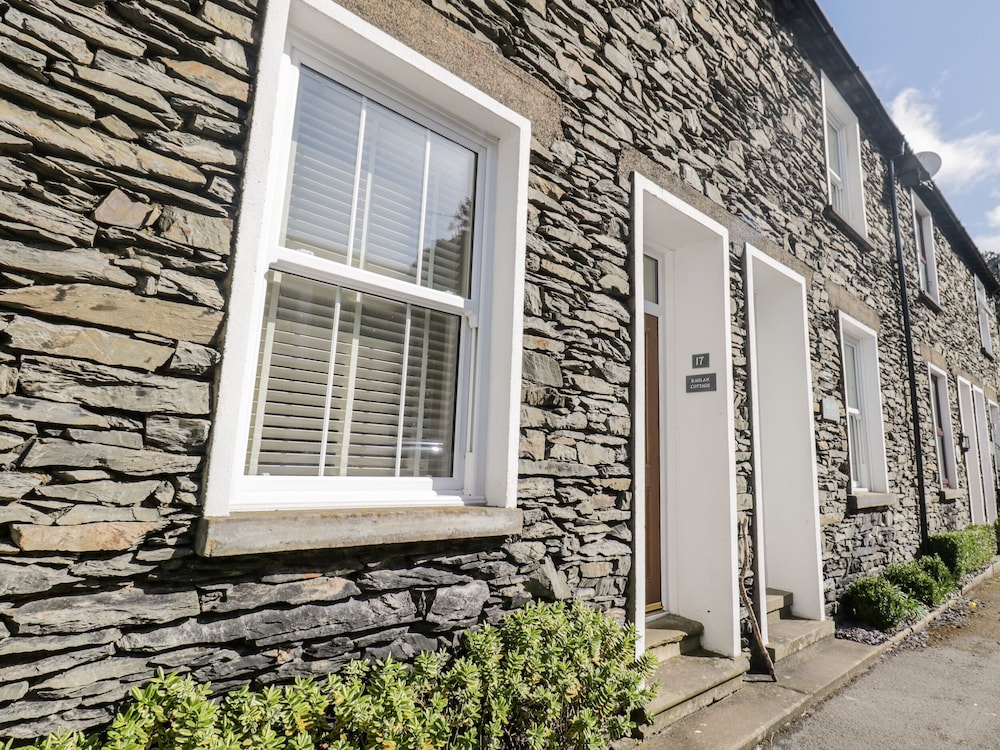 Raglan Cottage view 5