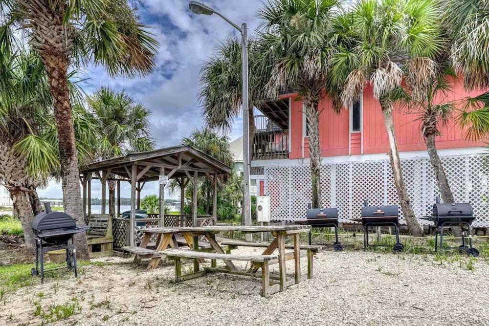 Leo s Place - 2 Bed With Pool Beaches Dining