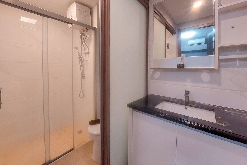 Comfort And Serene 2Br At Sky House Bsd Apartment
