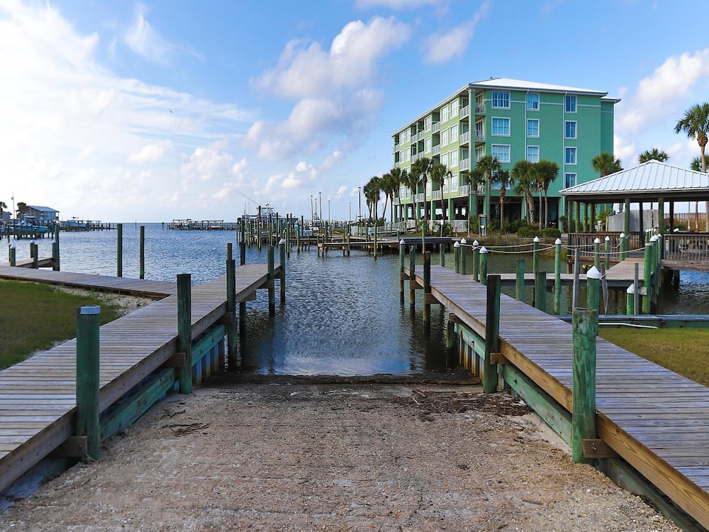 Navy Cove Harbor #2106 by Southern Vacation Rentals