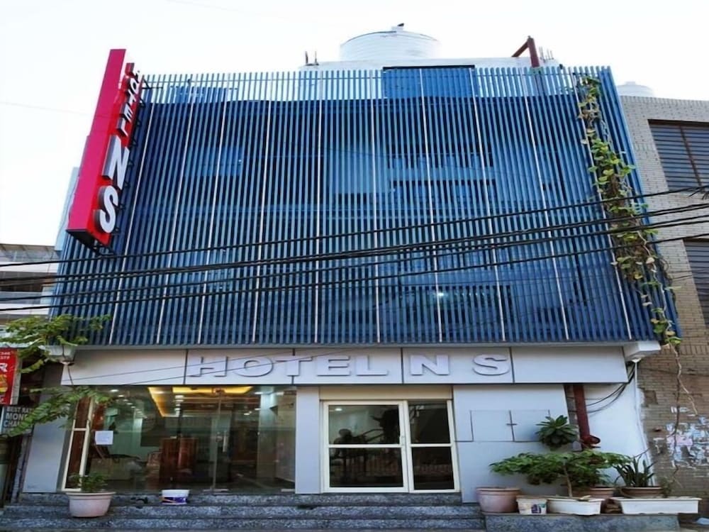 Hotel NS Near Delhi Airport