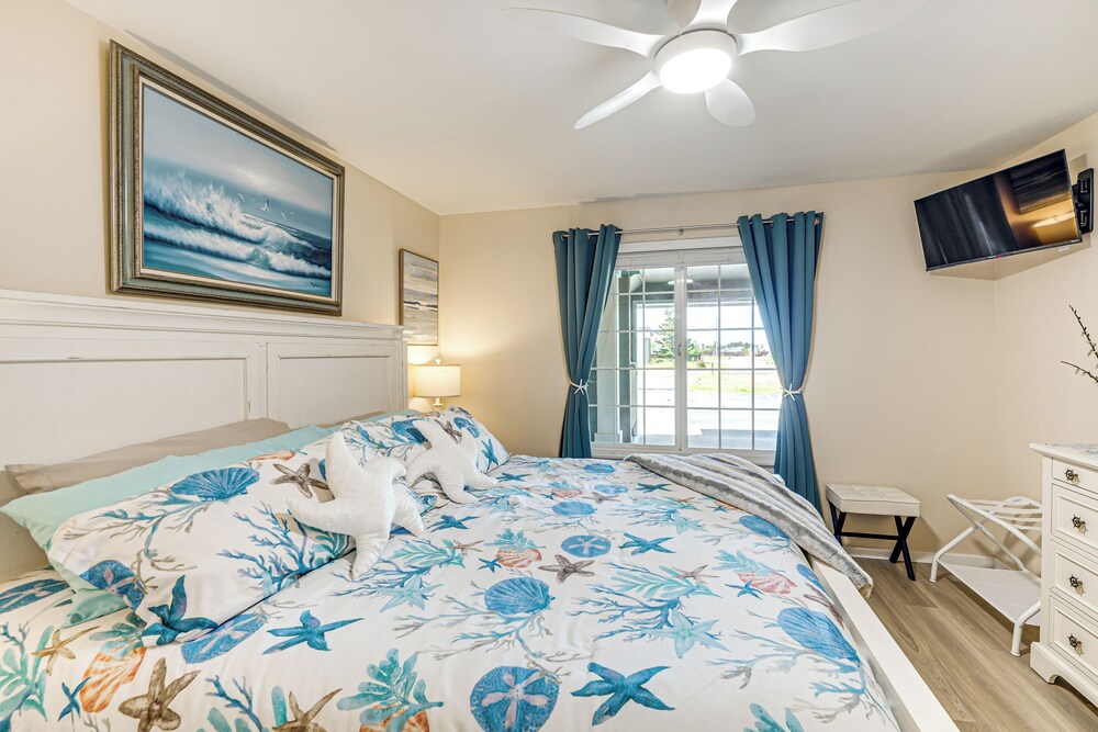 23-mile Canal On-site: Condo in Ocean Shores!