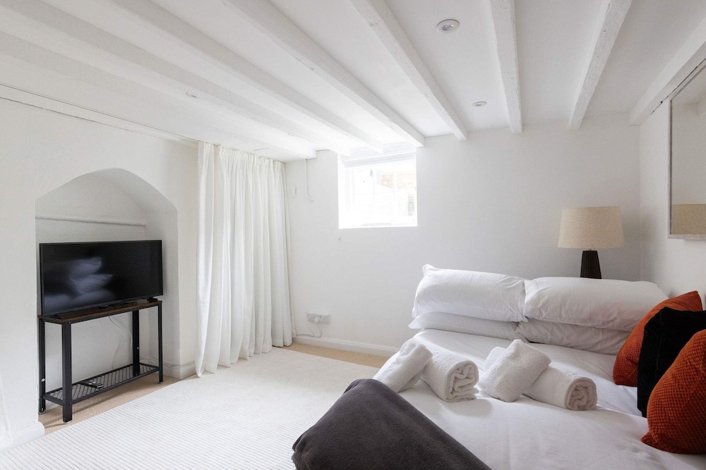 Elegant Georgian City Retreat for 5
