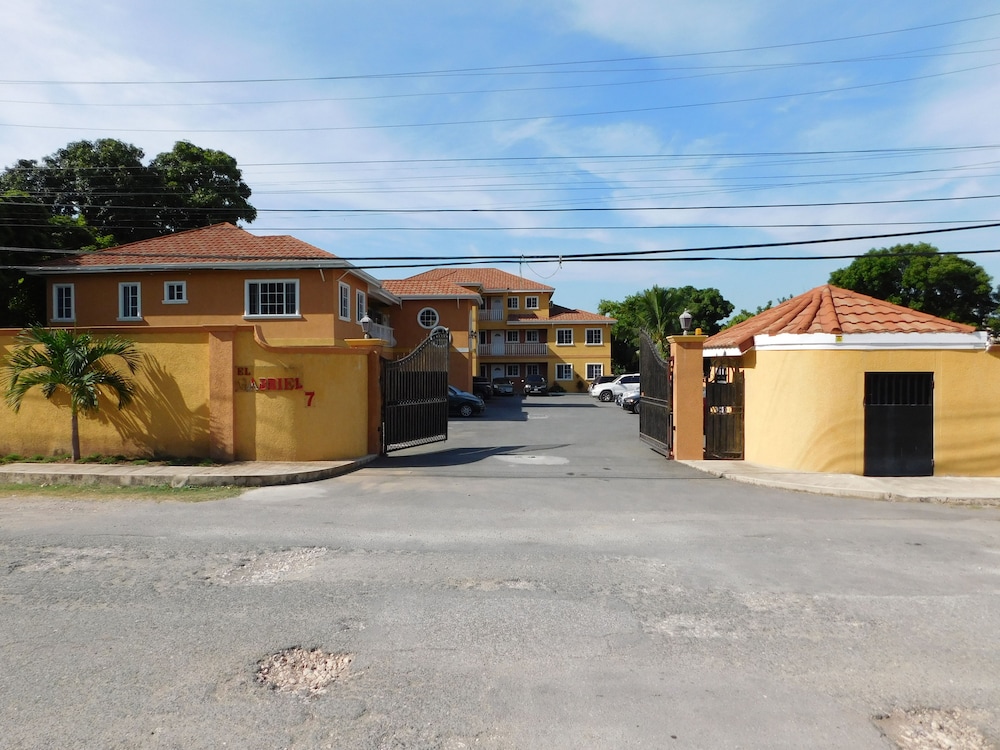 El Gabriel Apartments