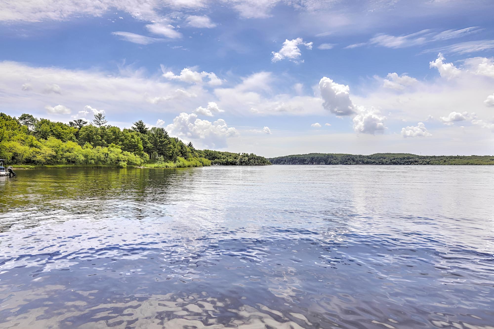Cabin w/ Kayaks Situated on the Wisconsin River! view 3