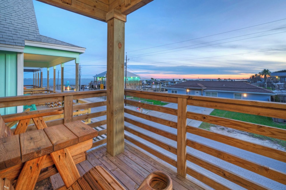 2 Homes, Sleeps 16, Shared Pool+boat Dock Laguna Village Serenity by Avantstay