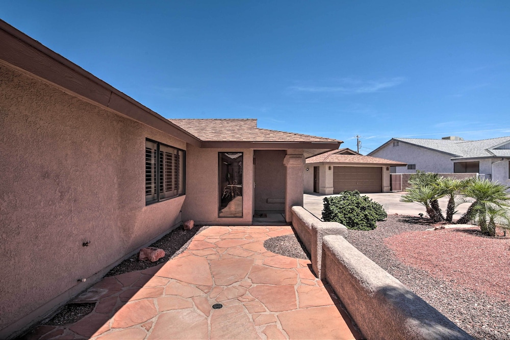 Heated Pool, Spa & Mtn Views: Lake Havasu Home!