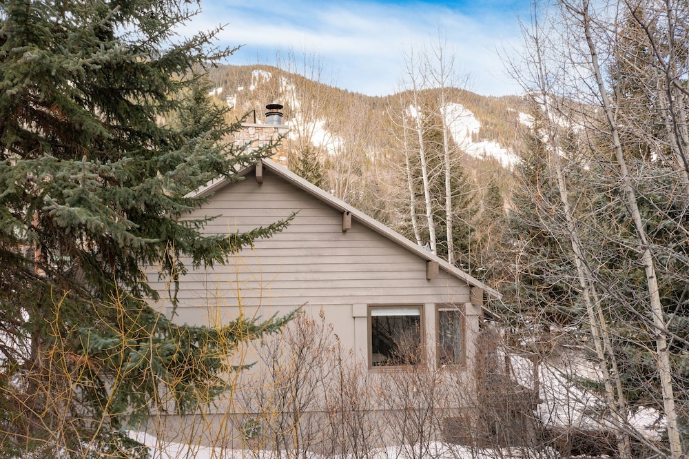 Maxwell by Avantstay 15min to Village Slopes
