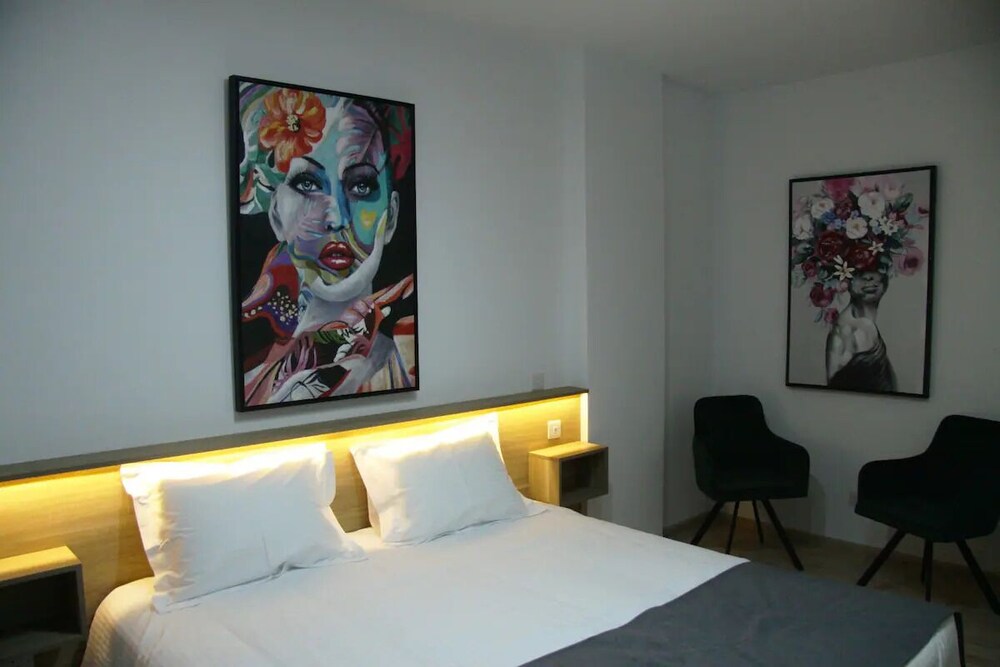 LARNACA BAY SUITES