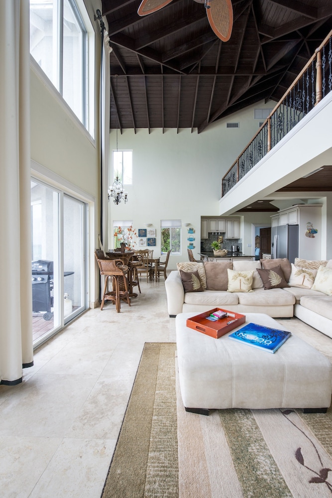 Palisades House 4 Bedroom Home - Property Image 3