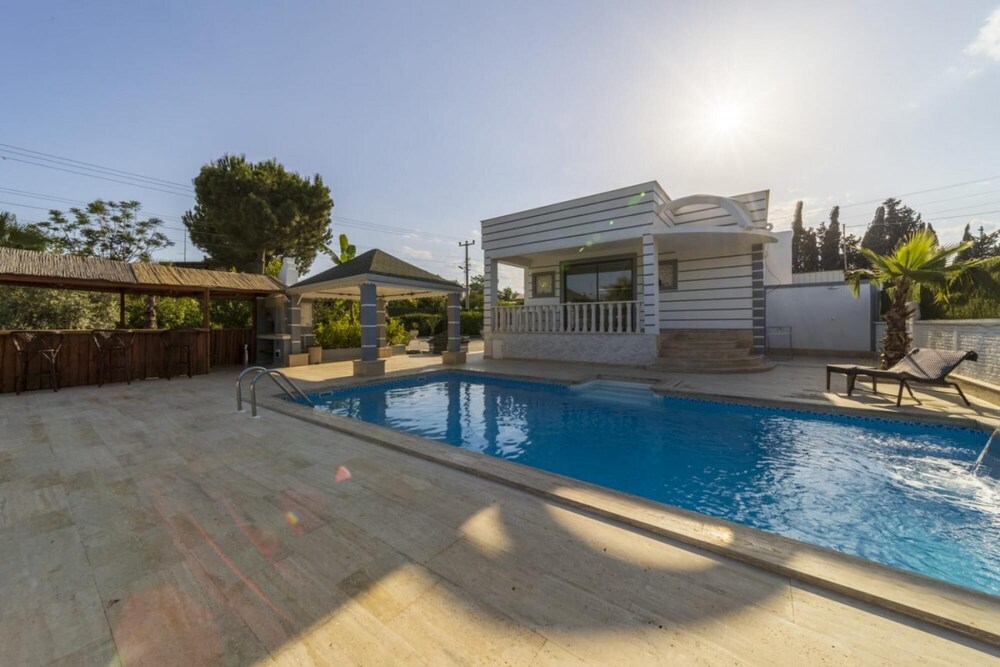 Marvelous Conservative Villa in Muratpasa