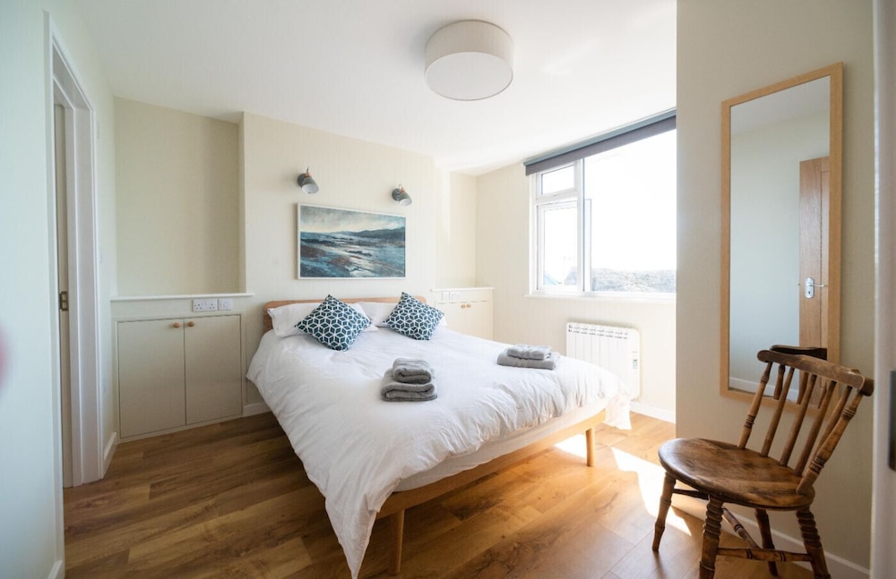 2 Beach Way House