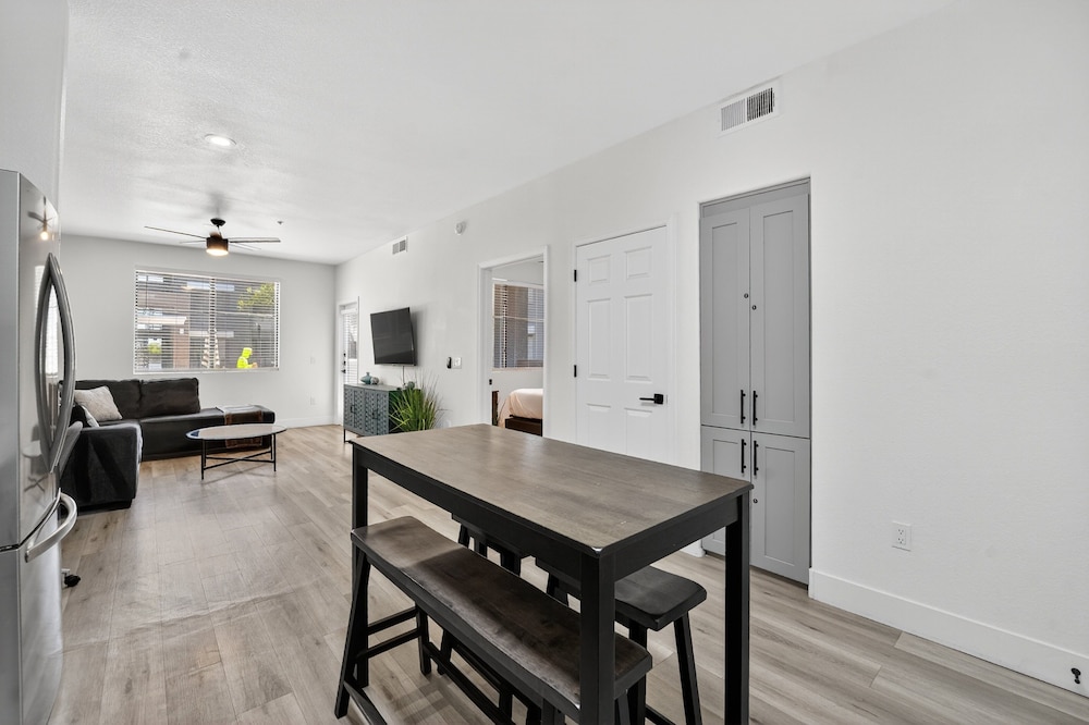 Chic 1br At Westgate Pool, Gym & Stadium Fun 1 Bedroom Apts