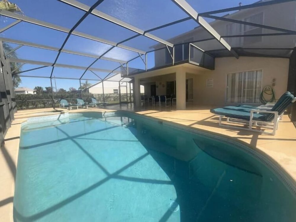 South Facing W/ Private Pool & Spa