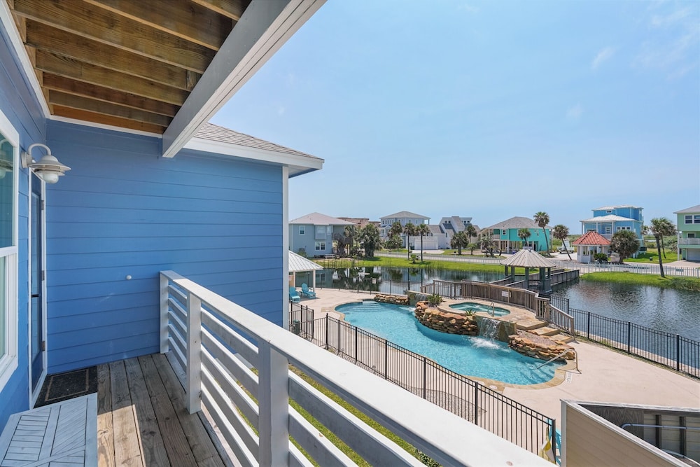 Chancla - Pet Friendly! Community Pool!