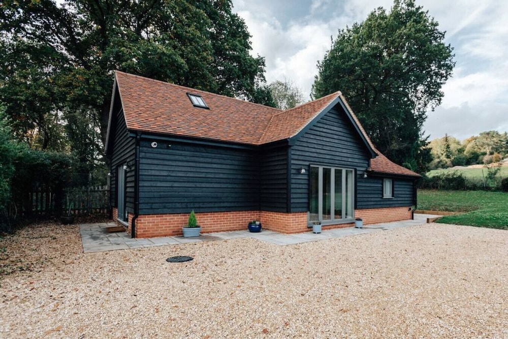 The Oak - Brand new Countryside 2 Bedroom Annex - From 165 Per Night