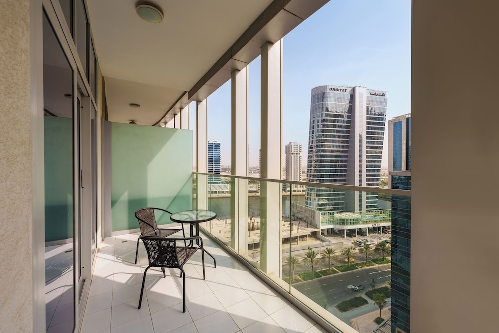 Maison Privee - Splendid Apt w/ Large Balcony in Business Bay
