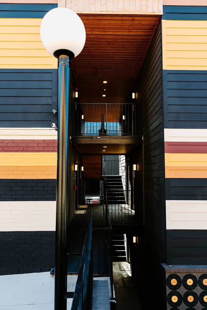 The Vinyl at Music Row - 1 Bedroom Apartment