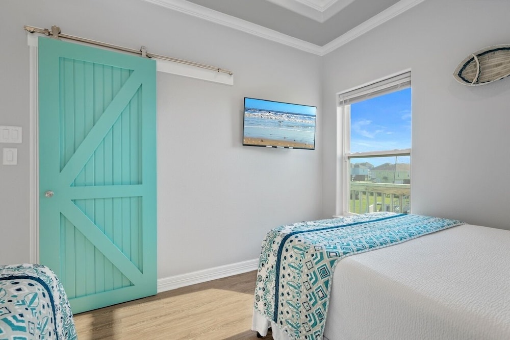 Sunkissed Castle 4 Bedroom Home