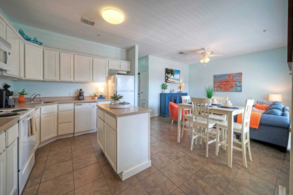 Sleeps 14 w/ Pool, Mins to the Beach Two Condos at Costa Bahia