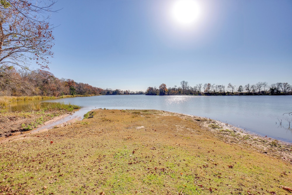 Private Lake On-site: Secluded Retreat in Grant!