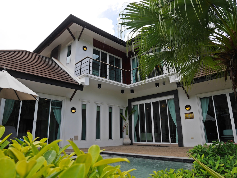 Suriya Som Villa