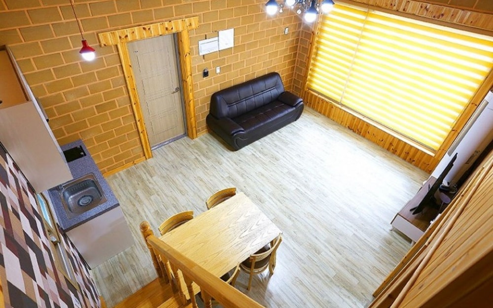 Goseong Sanmaru Pension view 4