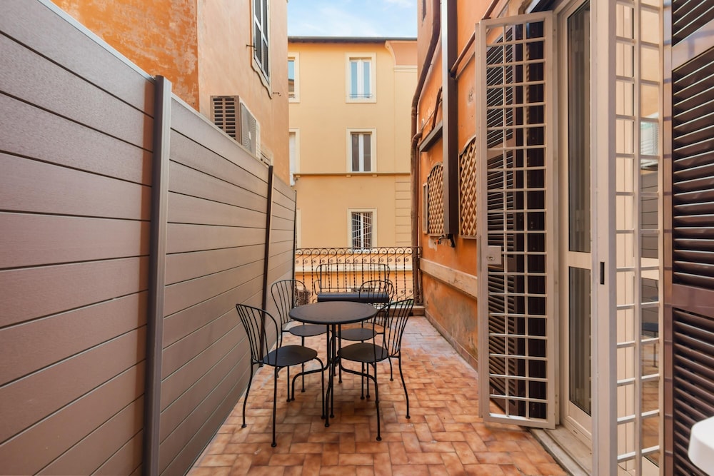 Vatican Beautiful 2BR Apartment With Terrace photo 5