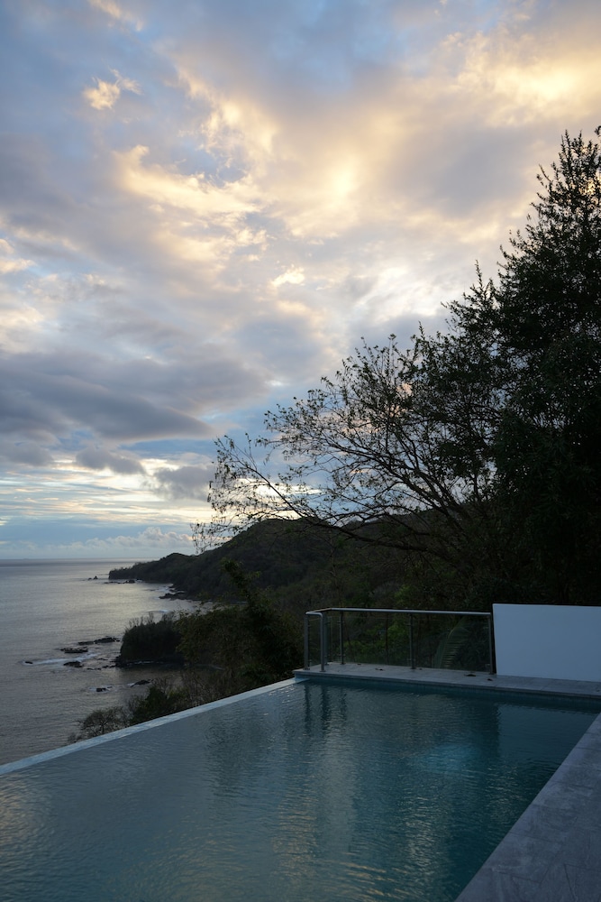 Villa Being - Tobago Luxury B&B