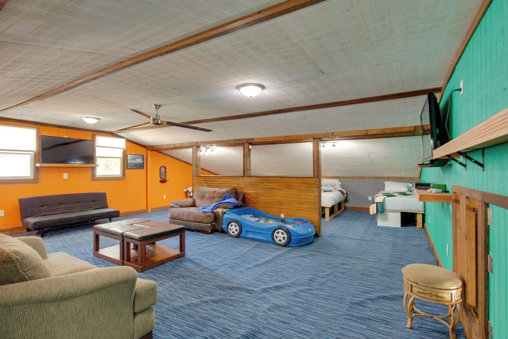 'bayview' - Lakefront Family Cabin in Odessa!