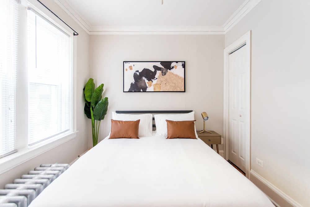Nice 1BR Spot - Eastwood rep