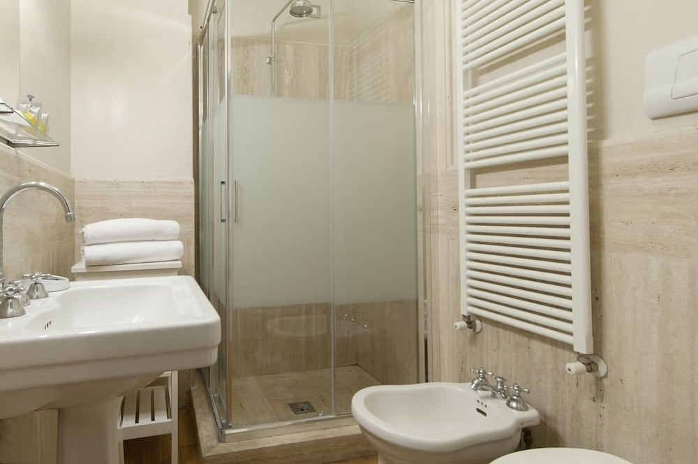 Milan Royal Suites & Luxury Apartments