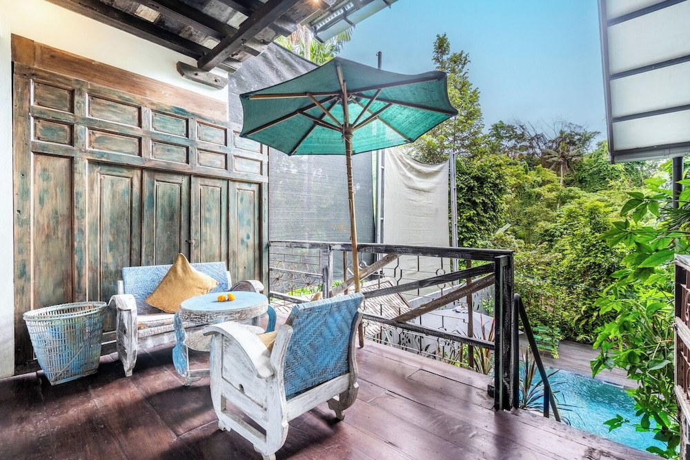 Your Dream Waterfront Villa
