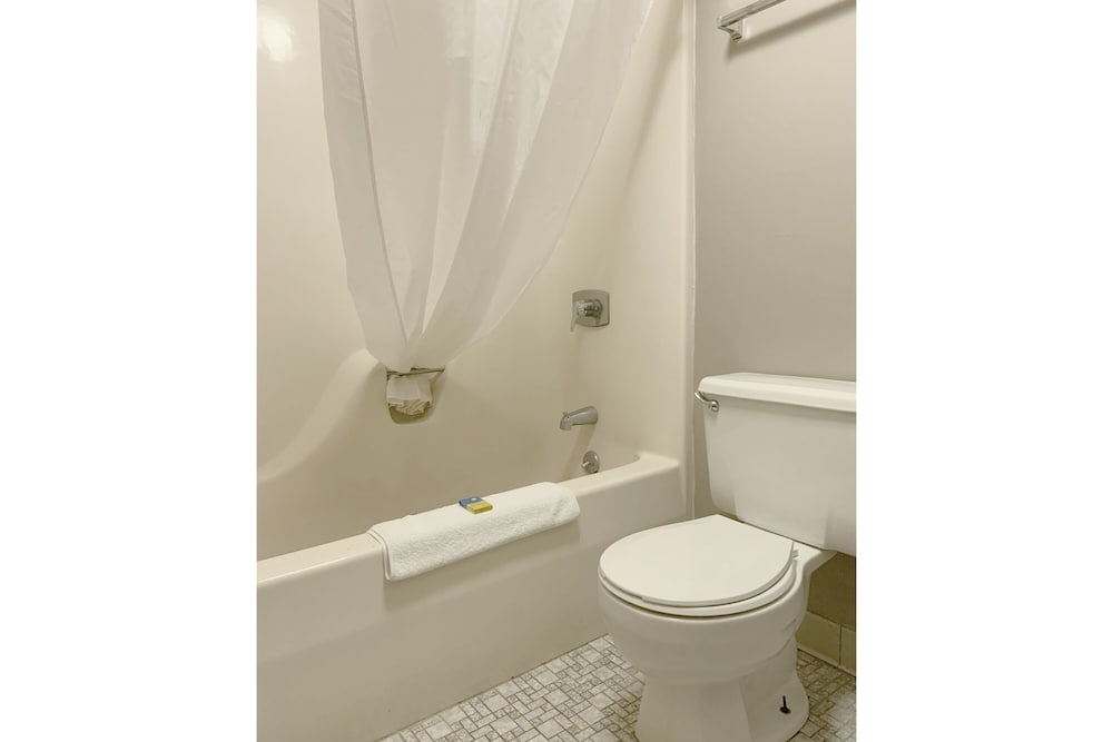 Paris Inn and Suites
