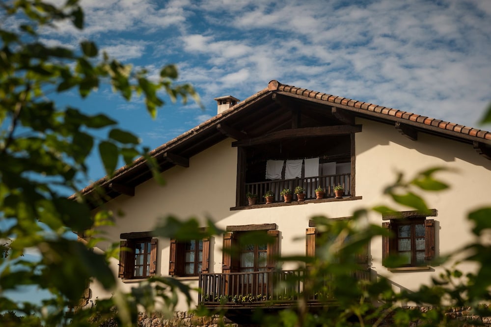 Casa Peluaga