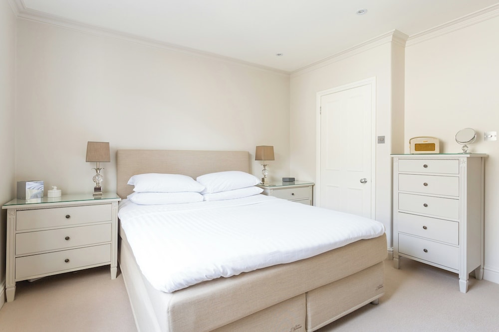 Kinnerton Street by Onefinestay