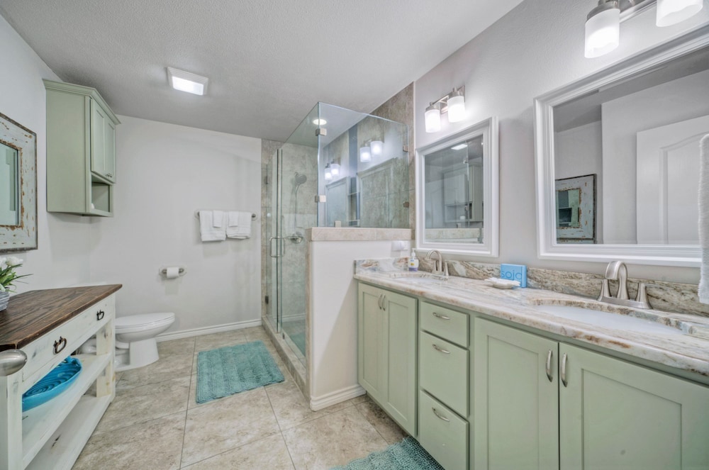 Reel Life Dreams by Avantstay Pool Near Beach