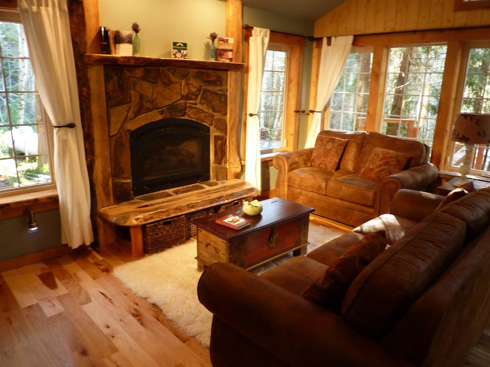 Copper Creek Inn at Mt Rainier