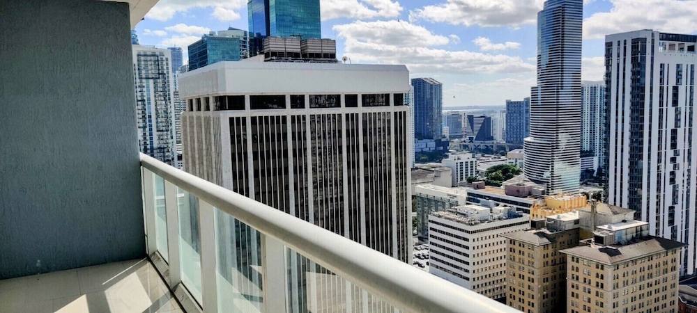 Luxury Apartments at 50 Biscayne