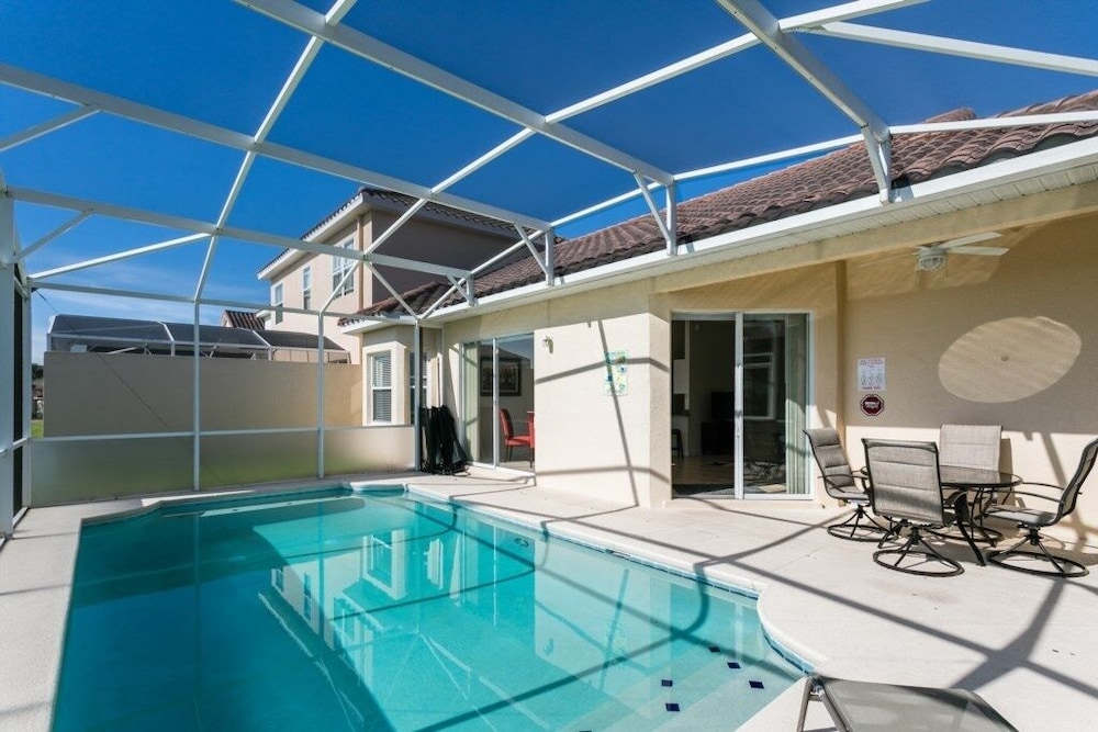 Tuscan Hills 3 Bed, 2 Bath Courtyard Villa 3 Bedroom Villa by Redawning - Image 2