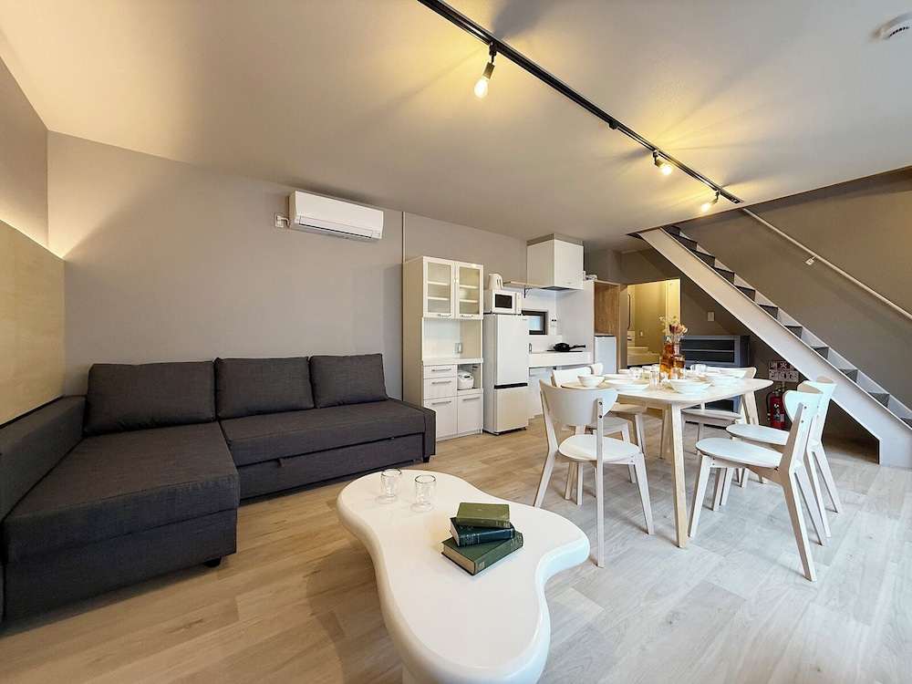 Reno bld 301