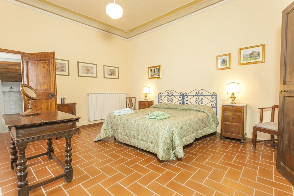 Borgo La Grancia view 5