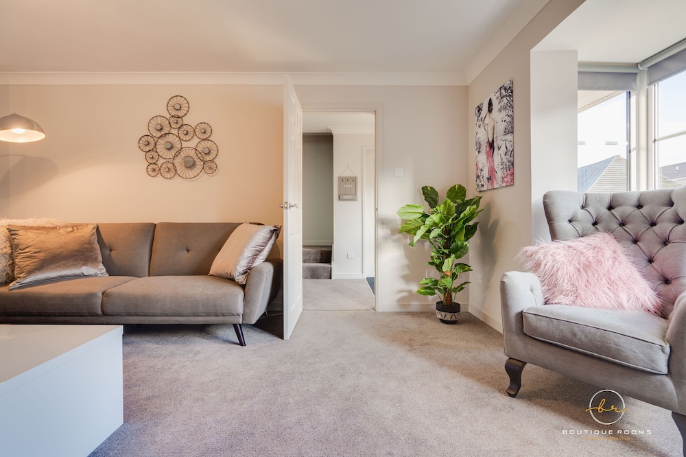 Huntingdon Vacations - The Stylist Large Buddha House - Property Image 13