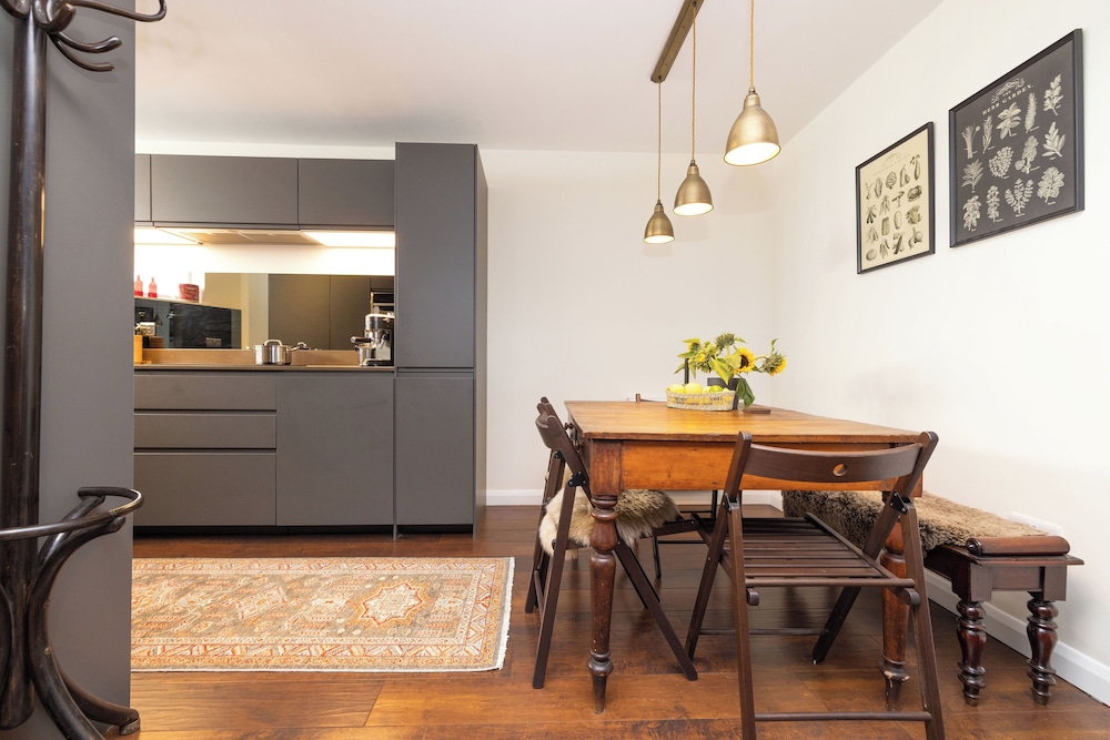 Cozy Maisonette near Edinburgh Castle