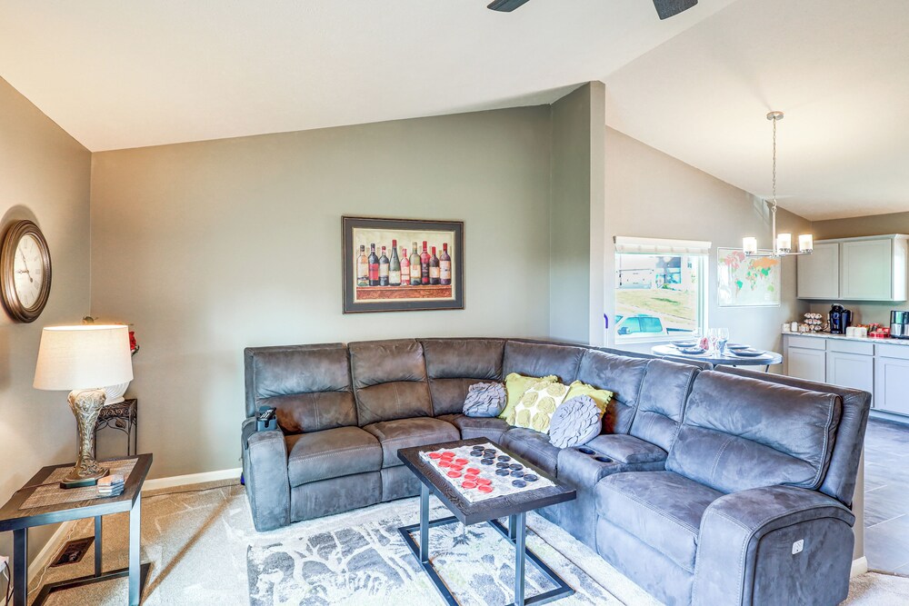 4 Mi to Offutt AFB - Family Home in Omaha Suburbs!